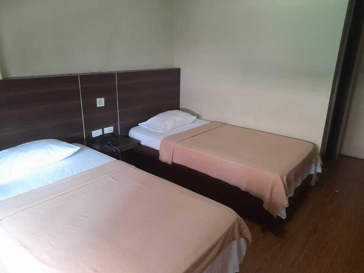 Oyo 1011 First Hotel Manila Dış mekan fotoğraf