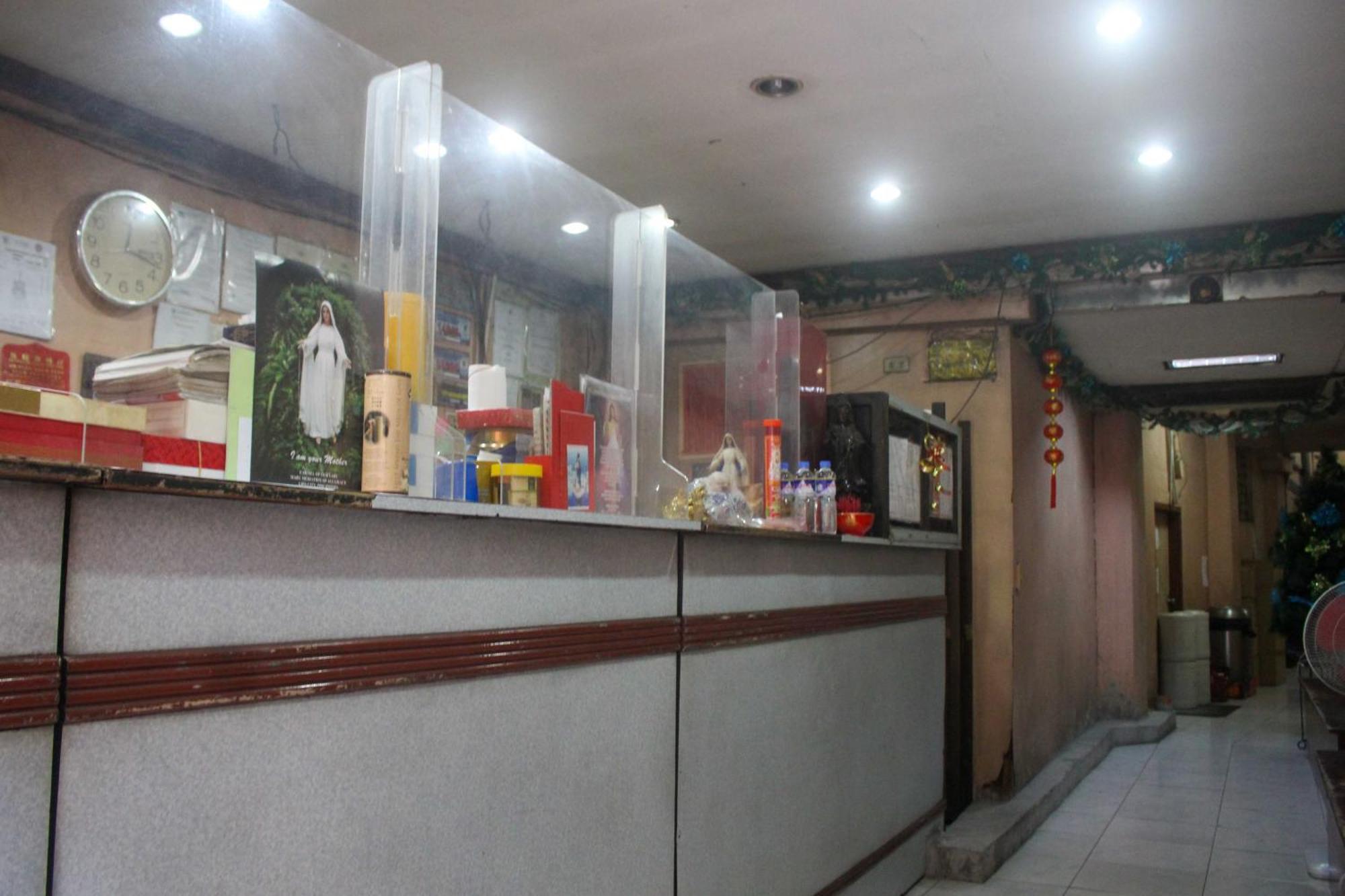Oyo 1011 First Hotel Manila Dış mekan fotoğraf